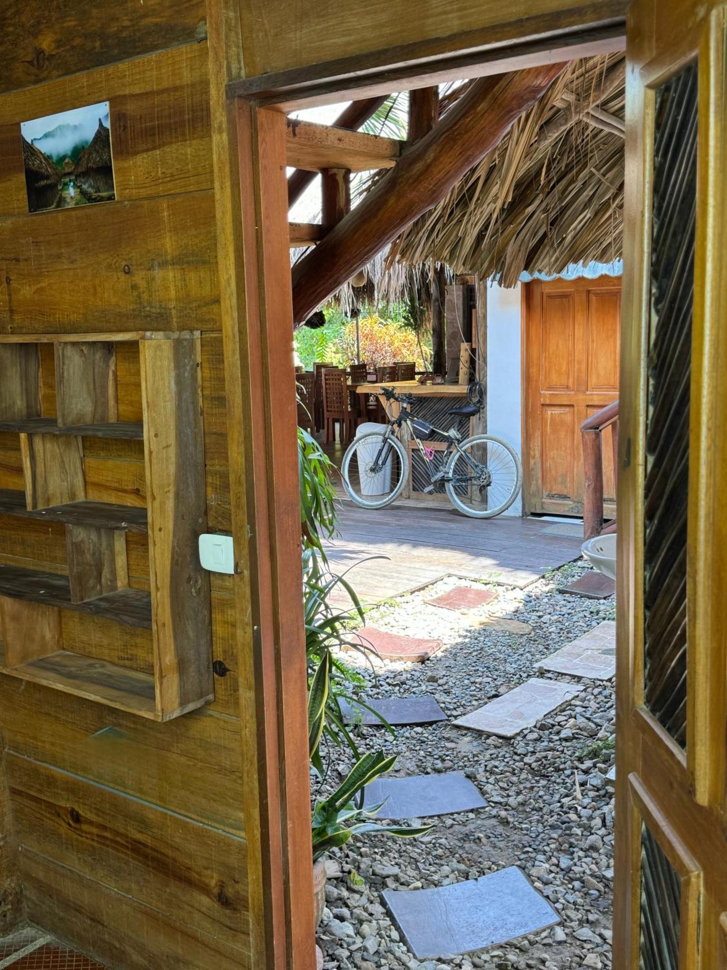 Hostal Nibuni Паломино Екстериор снимка