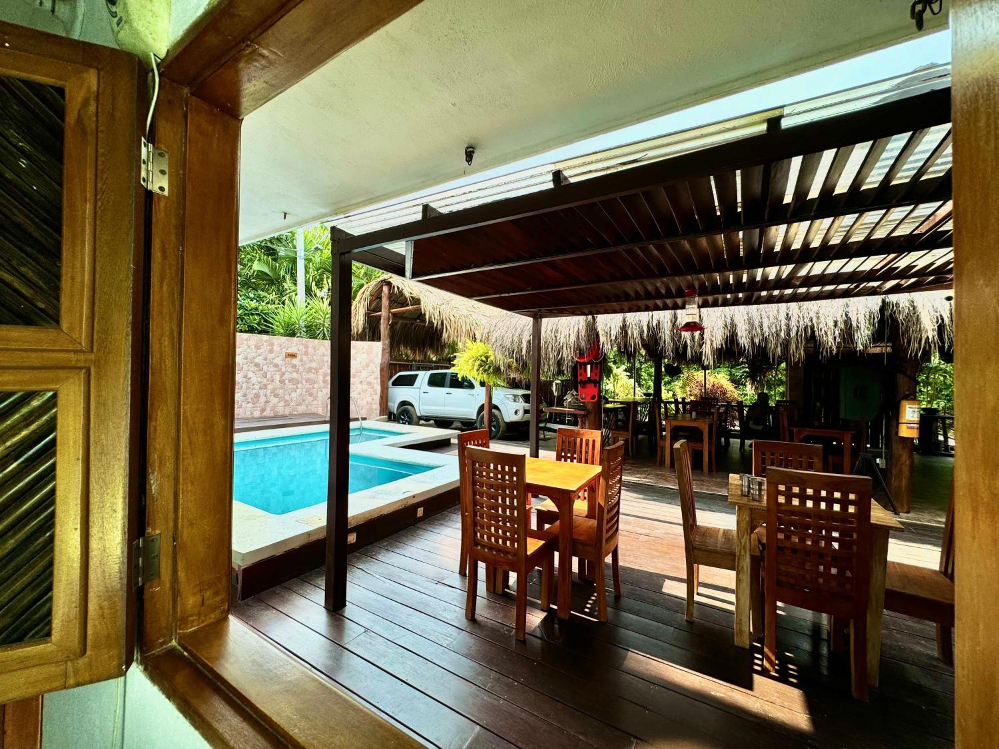 Hostal Nibuni Паломино Екстериор снимка