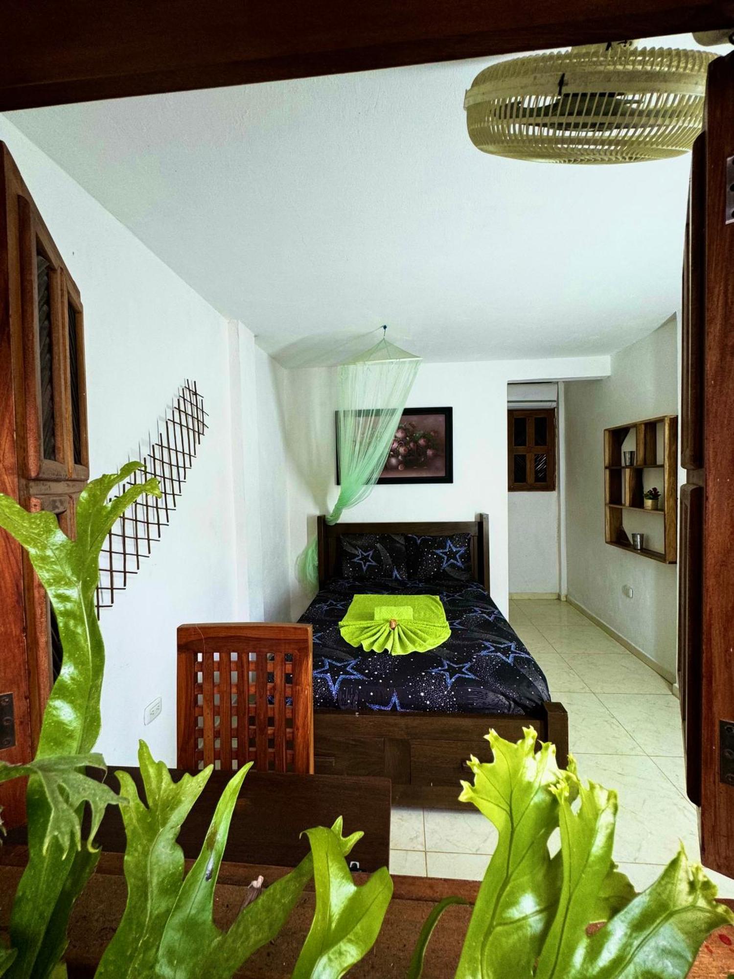 Hostal Nibuni Паломино Екстериор снимка