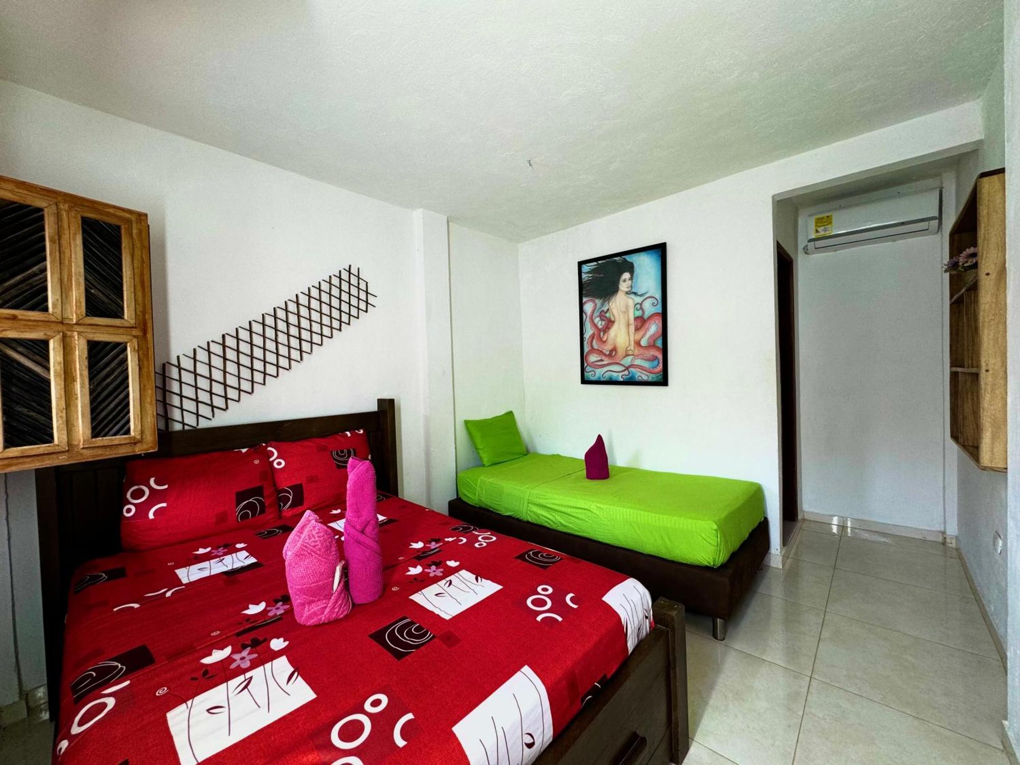 Hostal Nibuni Паломино Екстериор снимка