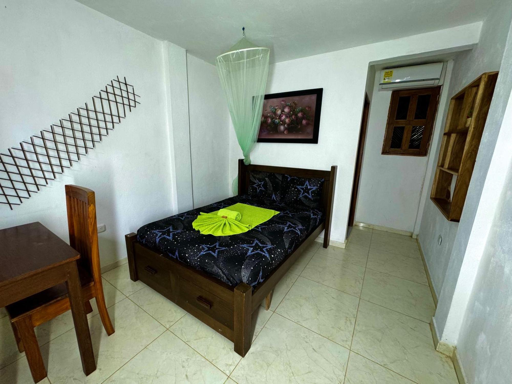 Hostal Nibuni Паломино Екстериор снимка