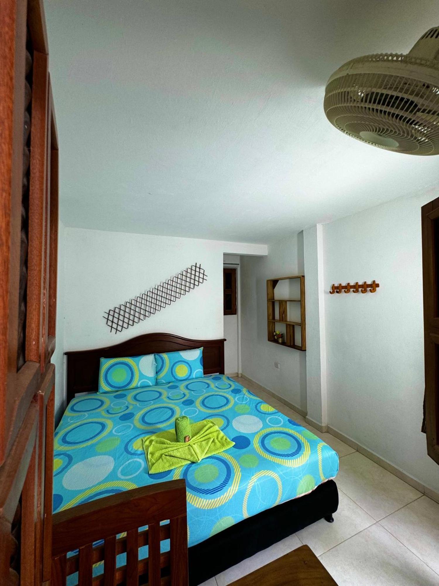 Hostal Nibuni Паломино Екстериор снимка