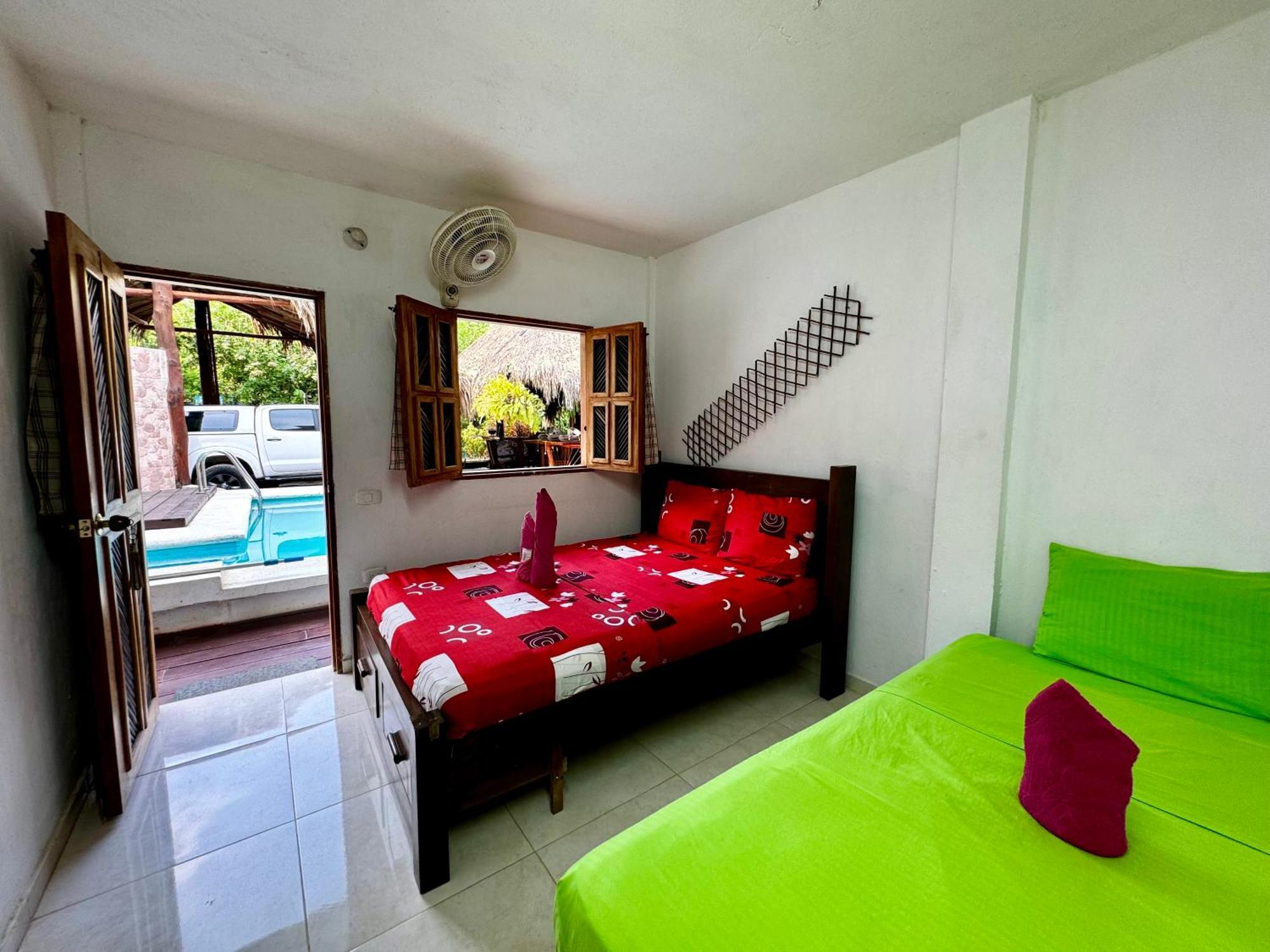 Hostal Nibuni Паломино Екстериор снимка