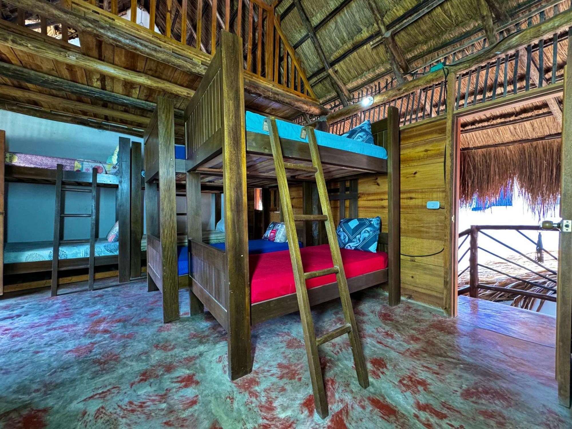 Hostal Nibuni Паломино Екстериор снимка