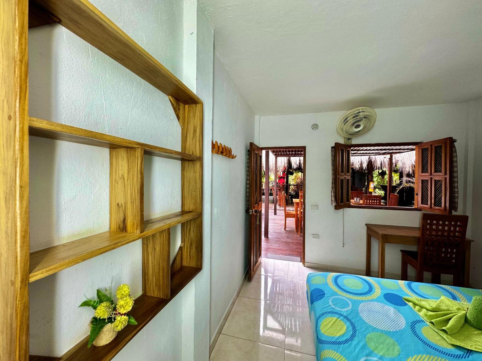 Hostal Nibuni Паломино Екстериор снимка