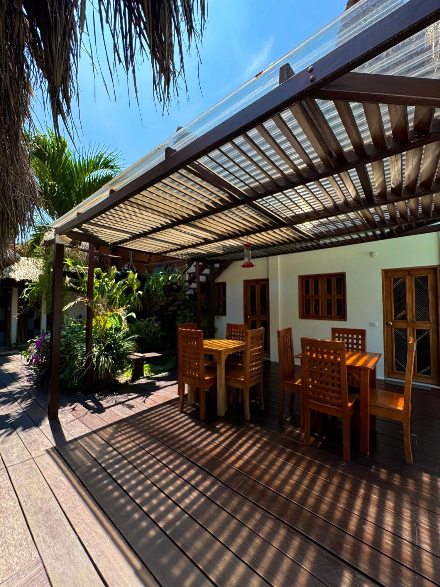 Hostal Nibuni Паломино Екстериор снимка