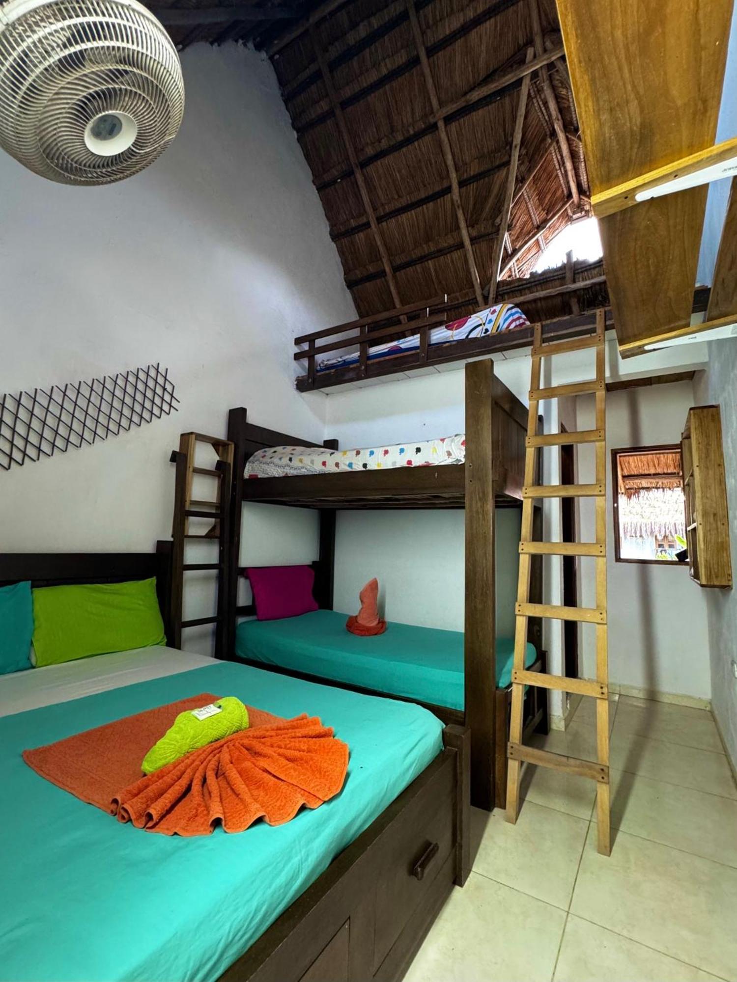 Hostal Nibuni Паломино Екстериор снимка